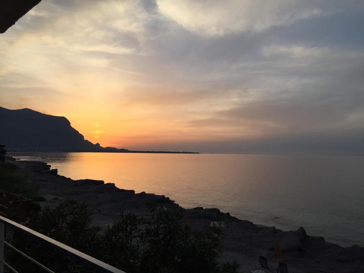 Sea View Life Otel Carini Dış mekan fotoğraf