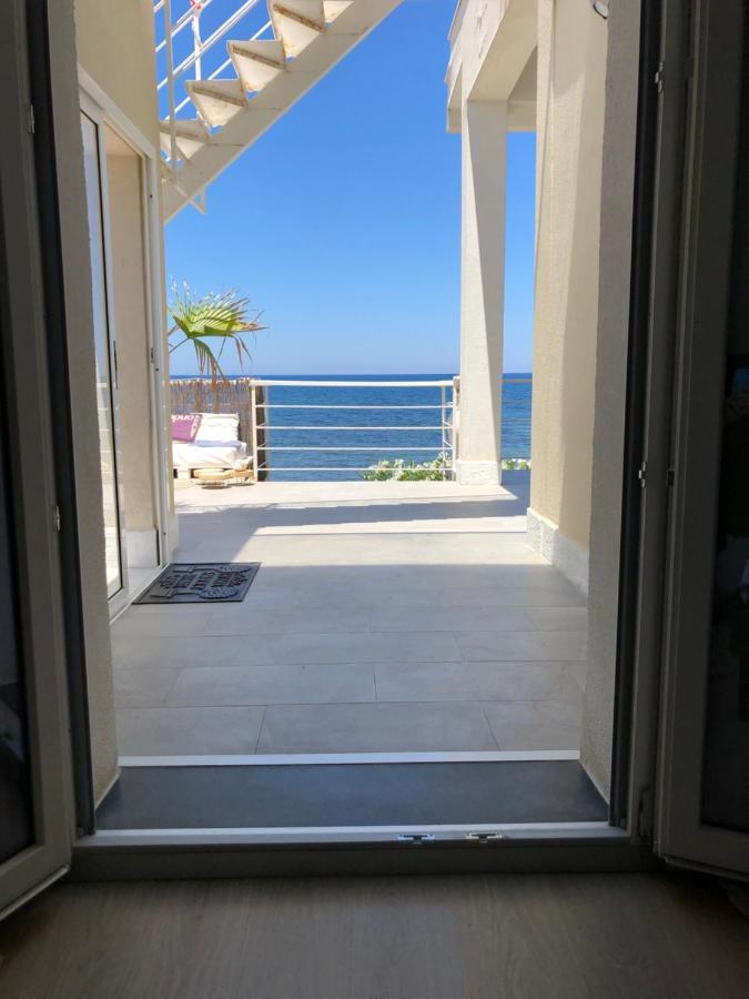 Sea View Life Otel Carini Dış mekan fotoğraf