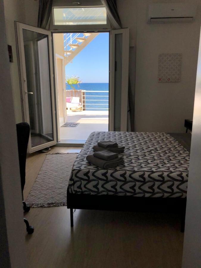 Sea View Life Otel Carini Dış mekan fotoğraf