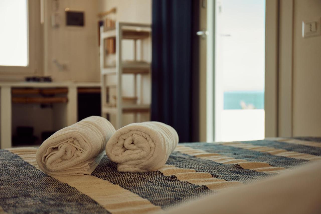 Sea View Life Otel Carini Dış mekan fotoğraf