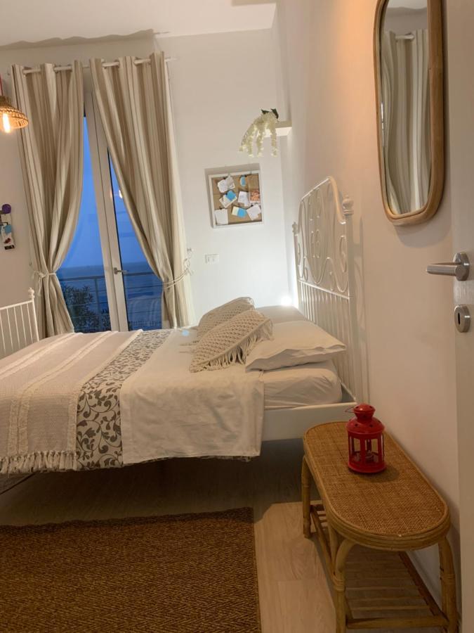 Sea View Life Otel Carini Dış mekan fotoğraf