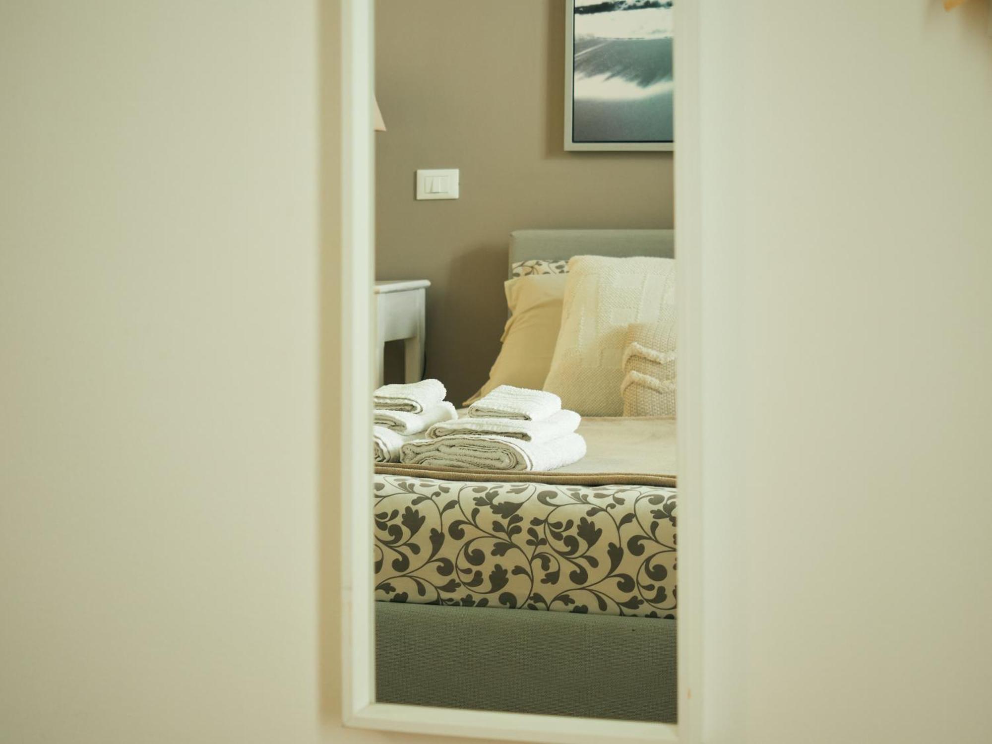 Sea View Life Otel Carini Dış mekan fotoğraf